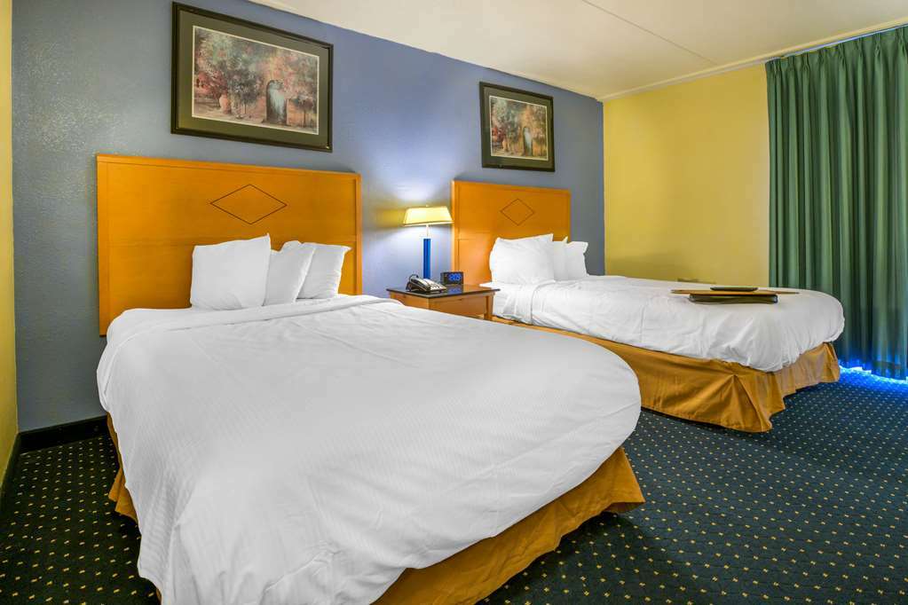 Aire Hotel Lebanon Hershey Room photo